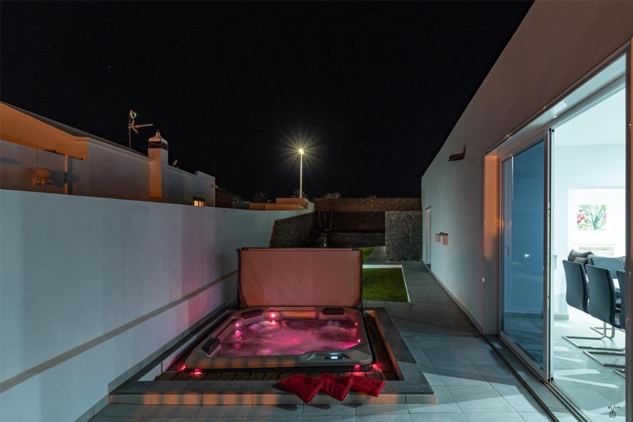 Villa Rossa - Villas Now - Lh215 By Villas Now Ltd ปลายาบลังกา ภายนอก รูปภาพ
