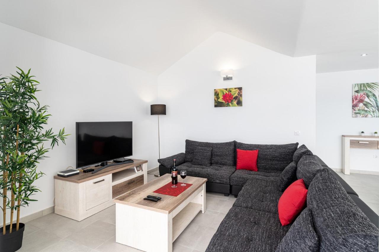 Villa Rossa - Villas Now - Lh215 By Villas Now Ltd ปลายาบลังกา ภายนอก รูปภาพ