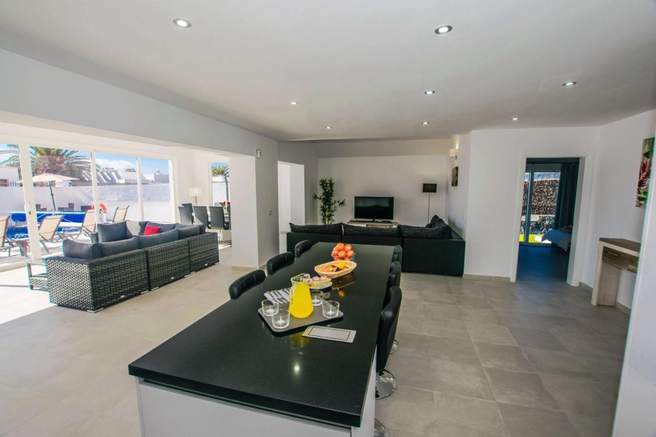 Villa Rossa - Villas Now - Lh215 By Villas Now Ltd ปลายาบลังกา ภายนอก รูปภาพ